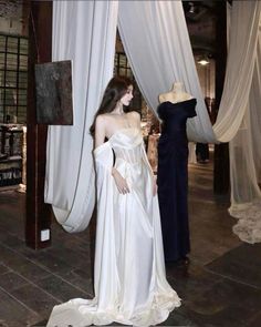 #fashion #pinterest #pinterestgirl #instagram Satin Tube Top, Hot Prom Dress, White Satin Dress, Long Wedding Dress, Ceremony Dress, Fairy Tale Wedding Dress, Ceremony Dresses, Black Prom Dresses, Long Wedding Dresses