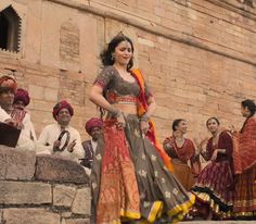 Alia Bhatt Outfits In Kalank, Alia Bhatt Kalank Look, Alia Bhatt Movie Outfits