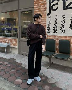 Older Men Style, Simple Korean Outfits, Men Style Guide, Japanese Streetwear Mens, Style Tips For Men, Casual Style Men, Men Casual Style, Korean Outfits Men, He Spoke Style