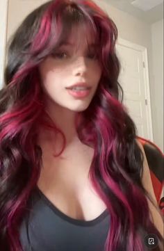 Peekaboo Hair With Curtain Bangs, Hair Dye Red Highlights, Light Strands Hair, Black Hair With Highlights Pink, Dark Pink Peekaboo Hair, Brown N Pink Hair, Dark Pink And Black Hair, Dyed Hair Inspiration Red And Black, Long Layered Hair With Pink Highlights