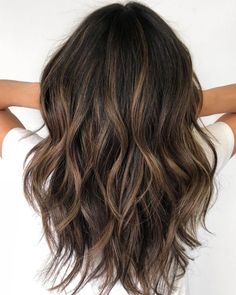 Dark Brown Hair With Highlights, Highlights For Dark Brown Hair, Underlights Hair, Bronze Highlights, Hair With Highlights, Brown Hair Inspo, Ombre Hair Blonde, Medium Layered, Hair Idea