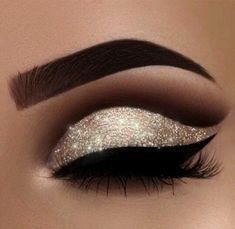 Matte Eye Makeup, Gold Eye Makeup, Makeup Tip, Top Makeup Products, Makeup Tips For Beginners, Trendy Makeup, Eye Look, Eye Makeup Art