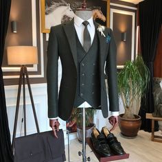 Bojoni Mastrojanni Green Slim Fit Wool Suit Grey Slim Fit Suit, Pants Gift, Stylish Suit, Lapel Jacket, Plaid Suit, Grey Plaid, Slim Fit Suit, Three Piece Suit, Gray Suit