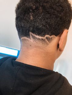 Heart Design Haircut Men, Taper Fade Heart Design, Trait Taper, Heart Design Haircut, Motif Taper, Taper Fade Designs Men, Taper Fade Haircut Design, Taper Fade With Design, Taper Design Ideas