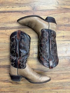 Vintage Dan Post Men’s Boots. Size 9 Masculine Brown Snip Toe Boots, Dan Post Boots, Isabel Marant Shoes, Western Wear Outfits, Western Lifestyle, Dan Post, Country Clothing, Men’s Boots, Mens Cowboy