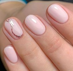 Short Almond Acrylic Nails Wedding, Bridesmaid Nails Dusty Rose, Pale Pink Wedding Nails, Bachelorette Nail Ideas Bride, Short Gel Nail Designs Classy Simple, Delicate Nails Classy, Wedding Nails For Mother Of The Bride, Nude Nail Designs Short, Fun Bridal Nails