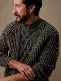 It's all in the technique, especially when it comes to this magnificent blend of soft cashmere and luxurious Merino wool.  Using a plaited approach, our designers twisted this style into a subtle two-tone effect for beautiful color depth, finished wi Chunky Knit Sweater Men, Men Cable Knit Sweater, Male Sweater Outfit, Knitted Sweaters Outfit Men, Cable Knit Sweater Outfit, Alpaca Sweaters, Theater Script, Men Knitting, Classy Gentleman