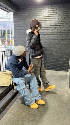 #duo #streetstyle #streetwear #streetphotography Guys Timberlands Outfit Boots, Northface Outfit Man, Timberland Style Men, Outfits With Timbs Men, Streetwear Timberland Outfits, Fits With Timberlands Men, Summer Timberland Outfits, Men Timberland Outfits, Wheat Timbs Outfit Men