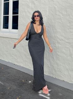 Princess Polly Polka Dot Dress, Maxi Sundress Outfit, Midsize Summer Dress, Summer Maxi Dress Outfit, Black Summer Maxi Dress, Black Midi Dress Outfit, Maxi Dress Outfit Casual, Spring Dress Outfits, Polka Dot Dress Outfit