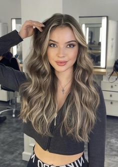 Blonde Locks On Brown Hair, Bronde Balayage Winter, Brunette With Blonde Dimension, Nely Cuevas Hair, Blonde Balayage On Dark Hair Money Piece, Protective Hairstyles White Women, Summer Balayage Brunette To Blonde, Balayage Hair Money Piece, Baliage On Brown Hair