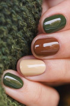 November Nails Colors, Fall Toe Nails, Toe Nail Color, Green Nail Designs, October Nails, Christmas Gel Nails, Thanksgiving Nails