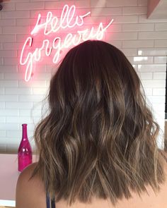 A fresh and short sweet. 👩🏽🍭 #davinescolor #davinesofficial #balayagehair #balayagehighlights #balayage #babylights #waveshair #shorthair #strandlights #colorshair #style #glamour #haircut #hairshort #cuthair #cut #cutcolorcurl Partial Blonde Highlights, Babylights Brunette, Brunette With Lowlights, V Cut Hair, Hair Dyed, Medium Hair Styles For Women, Wavy Hairstyles Medium, Hair Raising, Brunette To Blonde