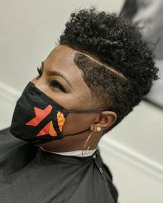 Black Woman Shaved Sides, High Top Fade Black Women, Female Tapered Fade Black Women, High Top Fade Women, Natural Hair Undercut Black Women, Bald Fade Women Black Short Hair, Bald Fade With Waves, Fade With Waves, Bald Fade Women Black