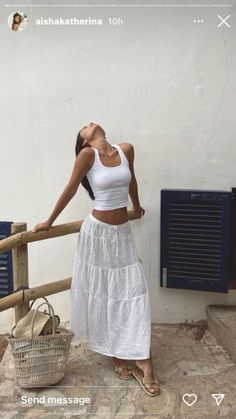 Vacation outfit european summer Bali Vibes Outfit, Blokette Outfits, White Skirt Outfits, White Long Skirt, Looks Pinterest, Vacay Outfits, Rock Outfit