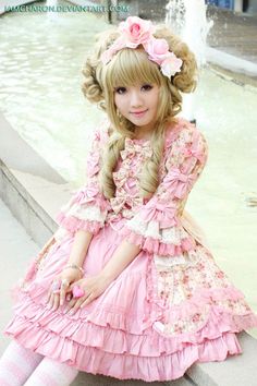 Japanese street style - Hime Lolita Japanese Lolita Fashion, Kawaii Culture, Future Board, Cosplay Kawaii, Lolita Outfits, Style Japonais, Sweet Lolita