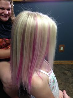 Y2k Ideas, Blonde And Pink, Hairstyle Highlights, Pink Hair Highlights, Pink Blonde Hair, Y2k Hair, Highlights Blonde