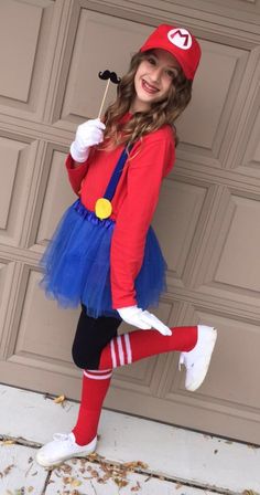 Womens Mario Costume, Diy Mario Costume For Women, Girl Mario Costume, Mario Girl Costume, Brother Costumes, Mario Costume Women, Mario Costume Diy, Yoshi Costume, Diy Girls Costumes