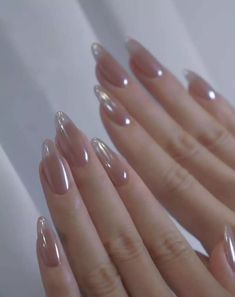 Boost your style with chic chrome nails in natural shades. Explore the top trends that will truly make you stand out! Acrylic Nails Stiletto, Nails Stiletto, Blush Nails, Fake Nails With Glue, Nails Medium, Healthy Routine, Nails Pink, Stick On Nails