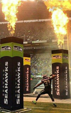 Kam Chancellor Wallpaper, Seahawks Wallpaper, Kam Chancellor, Nfl Football Pictures, Nfl Football Art, Seattle Sports, Nfl Photos, Andromeda Galaxy, Football Art