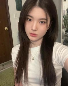 k_gh._e on Instagram Kim Gahee, Perfect Beach Waves, Bold Hair Color, Ulzzang Korea, Oval Face Hairstyles, How To Get Rid Of Acne, Uzzlang Girl, Naha, Girl Swag