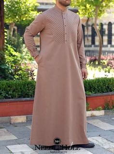 Thobes Men, Muslim Men Clothing, Muslim Dresses, Muslim Men, Men Clothing, Saudi Arabia, African American