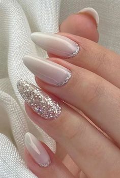 Creative Design Nail 2024 Glitter Tips, White And Silver Nails, Glam Nails, Oval Nails, New Year's Nails, Silver Nails