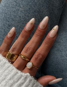 We've rounded up the best milky nails and minimalist designs for every style, including ideas for how to DIY a milky manicure at home! Girly Hands, Grad Nails, Nails Basic, Chrome French, Engagement Nails, Art Hacks, Milky Nails, Christmas Nails Easy