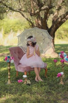 Umbrella Photoshoot, Vintage Parasol, Princess Photo Shoot, Lace Umbrella, Lace Parasol, Party Photoshoot, Princess Photo, Birthday Photography, Spring Photos