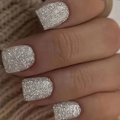 Short Acrylic Nails Square French Silver Glitter, Glossy Glitter Nails, Winter Nail Gel Colors, Christmas New Years Nails Short, Christmas Nails Silver Glitter, New Years Nails Design Glitter Sparkle, Christmas Silver Nails, Christmas Nails White Glitter, Glossy Short Nails