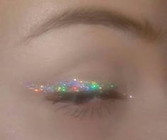 Festival Make Up, Glitter Eye Makeup, Glitter Pigment, Holiday Makeup, Creative Eye, Glitter Eyes, 인물 사진, Pretty Makeup, Creative Makeup