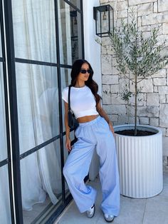 Europe Outfits, Casual Outfit Inspiration, Girls Sleepwear, Mode Inspo, Summer Fashion Outfits, Blue Line, Outfit Casual, Looks Vintage