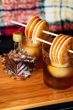 Pancake Garnish, Pancake Cocktail, Cocktails With Bourbon, Holiday Drink Recipes, Maple Cocktail