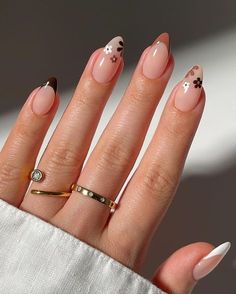 #nail design #nail inspo #elegant nails #nails #prom nails #trendy nails #minimalist nails #cool nail inspo #nude nail designs #september nail ideas #fall nail design #coffin nails #grad nails #autumn toe nails #autumn nails #nail ideas #acrylic nails #end of summer nails #beachy nails #ongles autumn #september nails #fall transition nail colors #autumn acrylic nails #simple autumn nails #holiday nails #back to school nails #beach nails #literally me #fall nails #halloween nails #herbst nägel Paznokcie Hello Kitty, Back To University, Stiletto Nails Short, Nagel Tips, Casual Nails, Almond Nails Designs, Makijaż Smokey Eye