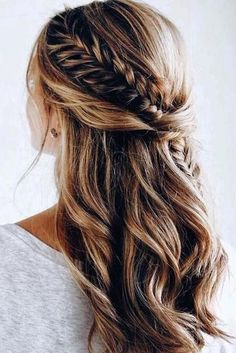 2019 Hairstyles, Hairstyles Straight, Boho Wedding Hair, Elegant Wedding Hair, Fishtail Braid, Wedding Hair Down, Hairstyle Look, Wedding News, Penteado Cabelo Curto