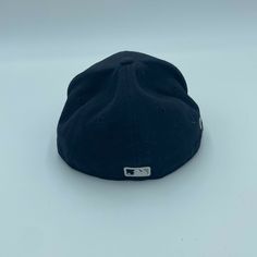 About this item Condition: Used: Seller Notes: “Pre-owned item in good condition” Brand: New Era Cap is a brand with an authentic sports vintage with Variety of Caps/Hats Gender: Unisex Adult Size: 6 3/8 Product: Cap, Hat Color: Black Team: New York Yankees American baseball team based out in New York. Sporty Flat Cap For Sports Events, Sports Flat Cap For Baseball Season, Sporty Flat Cap Fitted Hat For Sports, Black Snapback Hat For College, Vintage Fitted Baseball Cap For Sports, Black Fitted Flat Cap For Sports, Vintage Flat Brim Fitted Hat For Sports, Black Vintage Style Baseball Cap, Vintage Sports Baseball Cap