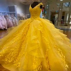 Yellow Quinceanera Dresses, Yellow Quinceanera Dress, Yellow Quinceanera, Quinceanera Themes Dresses, Quinceñera Dresses, Dresses V Neck, Yellow Dresses, Prom Dresses Yellow, Quince Dress