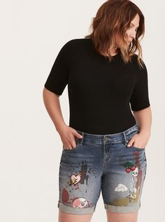 Plus Size Torrid Premium Stretch Mid Shorts - Medium Wash with Patches and Graphics, REBEL SIGNATURE Plus Size Outfits With Sneakers, Real Women Fashion, Flax Clothing, Plus Size Clothing Stores, Cheap Womens Fashion, Fashion Petite, Older Women Fashion, Active Outfits, Plus Size Shorts