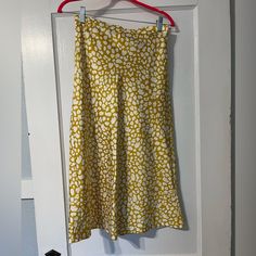 Yellow/Mustard Leopard Print Satin Midi Skirt, Size M. Almost Brand New. Chic Yellow Skirt For Brunch, Chic Yellow Knee-length Skirt, Yellow Stretch Flared Skirt, Yellow Pleated Stretch Skirt, Yellow Stretch Pleated Skirt, Yellow Relaxed Midi Skirt, Yellow Knee-length Pleated Skirt, Yellow Flowy Lined Skirt, Casual Mustard Skirt