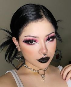 Pink Makeup Inspo Aesthetic, Emo Valentines Makeup, Metal Festival Makeup, Goth Girl Hairstyles, Goth Barbie Makeup, Unsettling Makeup, Alt Valentines Makeup, Gory Makeup Ideas, Valentines Matching Pfp