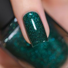 ILNP Poison - Blood Red Magnetic Nail Polish Green Sparkly Nails, Ilnp Nail Polish, Emerald Nails, Magnetic Nail Polish, Dark Green Nails, Teal Nails, Green Nail Designs, Nail Shimmer, Green Nail Polish