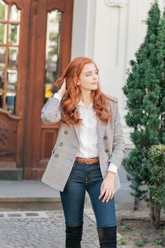 Red Hair Outfits, Redhead Fashion, Country Walk, Red Heads, Warm Autumn, Plaid Blazer, Outfit Inspo Fall, Blazer Fashion, Classic Outfits