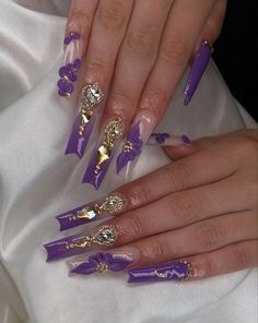 By @setsbysun Purple With Gold Nails, Purple And Gold Prom Nails, Xv Nails Purple, Purple Tangled Nails, Purple And Gold Acrylic Nails, Purple Nails Quince, Quince Nails Purple And Gold, Gold Purple Nails, Purple And Gold Nails Acrylic