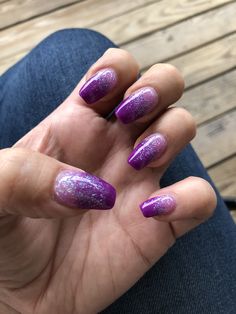 Purple ombré powder dipped nails Purple Nails Ombre Glitter, Purple Sparkle Ombre Nails, Purple Nails Dip Powder, Purple Dip Powder Nails, Purple Fade Nails, Dip Designs, Wedding Short Hair, Dance Nails, Dip Ideas