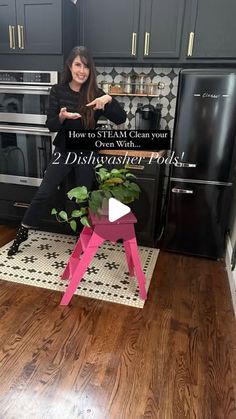 Tatertots & Jello - DIY blog on Instagram: "How to Steam Clean Your Oven… With 2 Dishwasher Pods! Full directions below: ✨✨✨

This idea will save you so much scrubbing time! Comment “OVEN” and I’ll DM you the instructions and the calendar so you can join us! ✨✨✨✨

Hi Friends!! It’s day 4 of the Declutter Challenge and we are working on our kitchen cabinets, but I’m here to remind you to deep clean your oven while you’re organizing your kitchen :) ✨✨✨ 

Save this cleaning hack to try later!! ✨✨✨✨✨

All you need is hot water and 2 dishwasher pods. Cut out all of the back-breaking scrubbing with this #cleaninghack! ✨✨✨

DIRECTIONS: 
⏩ use an oven-safe baking dish 
⏩ fill it with hot water
⏩️ put 1 dishwasher pod in the water
⏩️ bake in oven for 1-3 hours at 100 degrees
⏩️ then use steaming wa