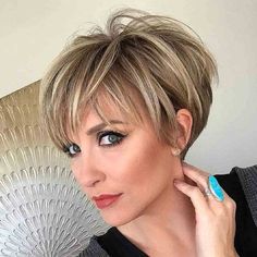 Hair Style For 60 Year Old Women Over 40, Haircuts Over 60 Over 60 Hairstyles, Hair Shapes, Blond Highlights, 60 Hair, 60 Hairstyles, Short Bobs, Tapered Hair