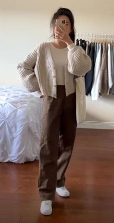 Skandinavian Fashion, Uni Outfits, Cold Outfits, Casual Day Outfits, Brown Pants, Mode Inspo, Beauty And Fashion, 가을 패션