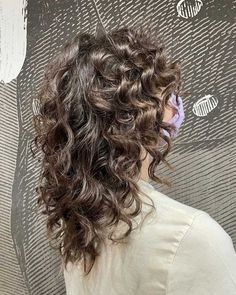 Wolf Cut On Curly Hair, Straight Wolfcut, Cut Curly Hair, Wolfcut Long, Curly Hair Trends, Layered Curly Hair, Bangs Straight, Haircut Straight