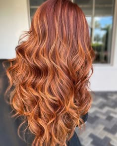 Ginger Hair With Dimension, Ginger Hair With Dark Highlights, Dark Orange Hair With Highlights, Long Hair Copper Balayage, Ginger Hair With Orange Highlights, Cooper Hair With Highlights Colour, Copper Hair With Dimension, Copper Ginger Hair Color, Blonde And Red Balayage