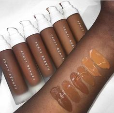 Rihanna Makeup, Make Up Kits, Skin Tone Makeup, Makeup Sephora, Top Makeup Products, Kesha, Dark Skin Makeup, Makeup Goals, Fenty Beauty