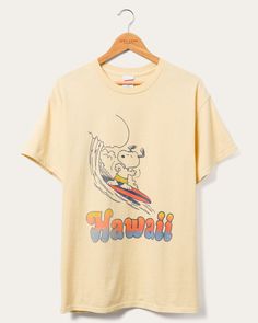 Snoopy Summer, Surfing Graphic, Silly Shirt, Snoopy Shirt, Food Clothes, Hang Ten, Cool Graphic Tees, Mens Graphic Tee, Shirt Accessories